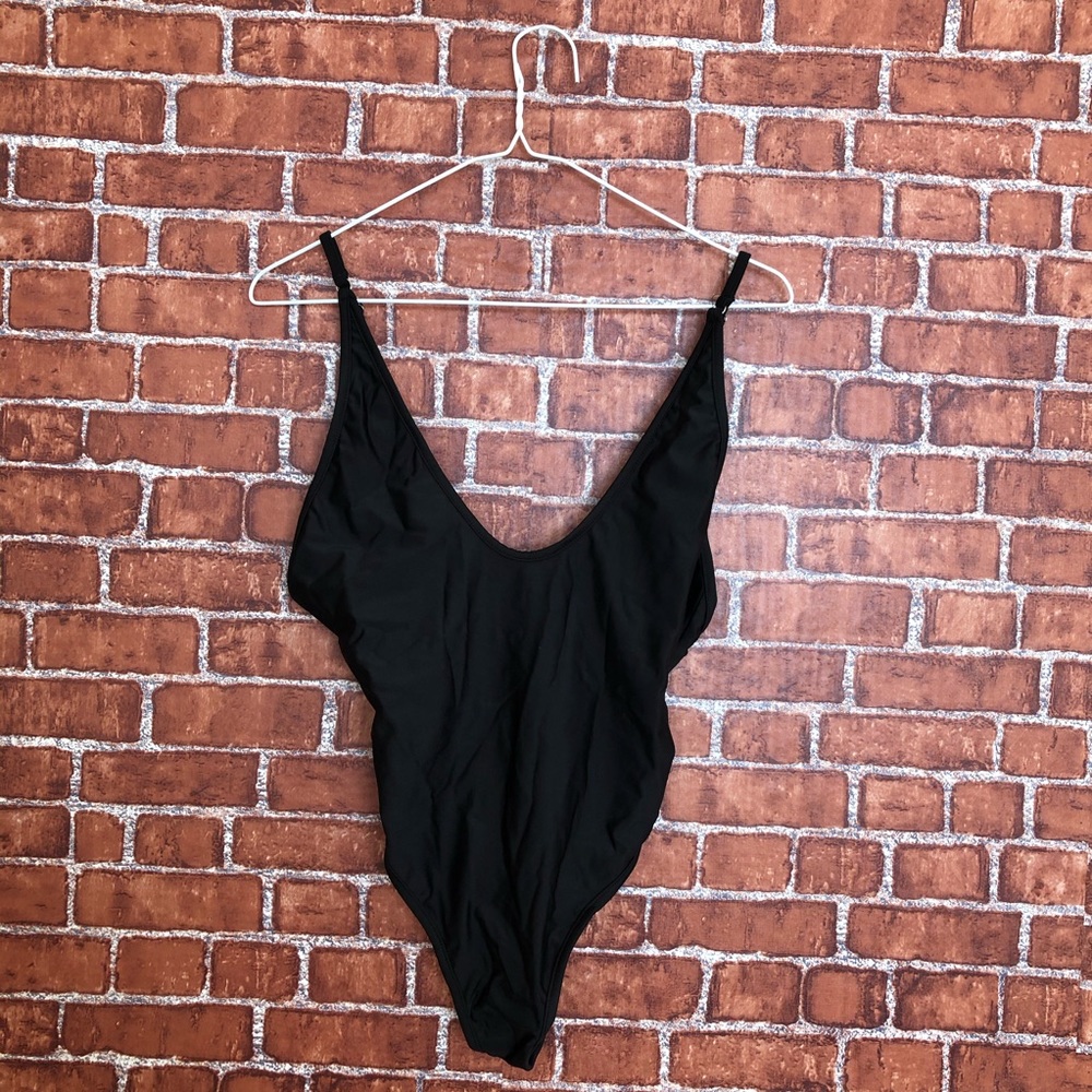 💢SOLD💢Black one piece Brazilian swimsuit